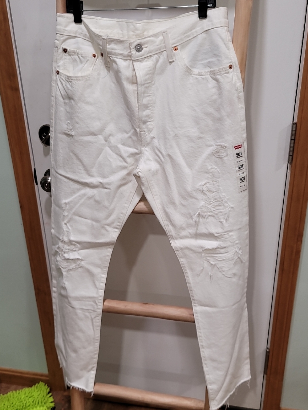 Levi's Women Ripped White Jeans